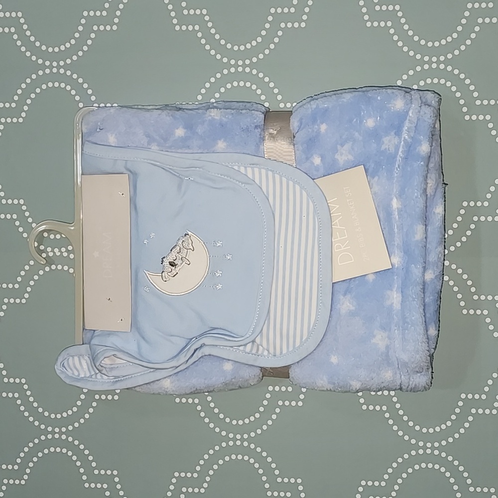 NWT 100% Cotton Baby Blanket & Bib Set - Blue stars and stripes